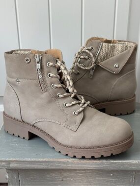 Jellypop Women's Taupe Combat Style Boots Size 8
